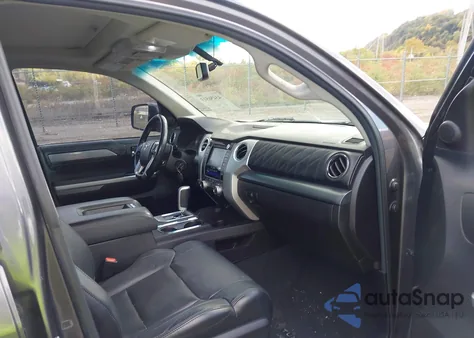 2015 Toyota Tundra Platinum 5.7L V8 z USA, uszkodzony, nr VIN 5TFAY5F17FX448794